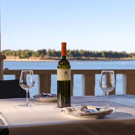 City Center Coastal Escape - Apartments With Sea View Or Cozy Room Novigrad  Екстер'єр фото