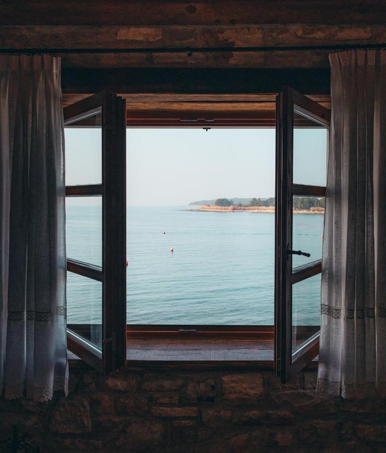 City Center Coastal Escape - Apartments With Sea View Or Cozy Room Novigrad  Екстер'єр фото