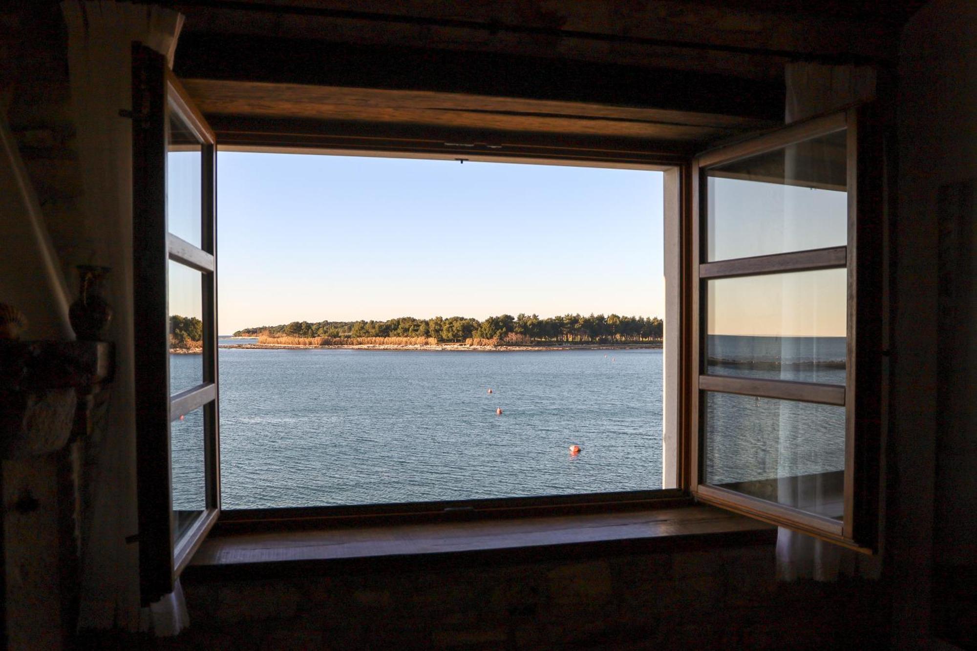 City Center Coastal Escape - Apartments With Sea View Or Cozy Room Novigrad  Екстер'єр фото