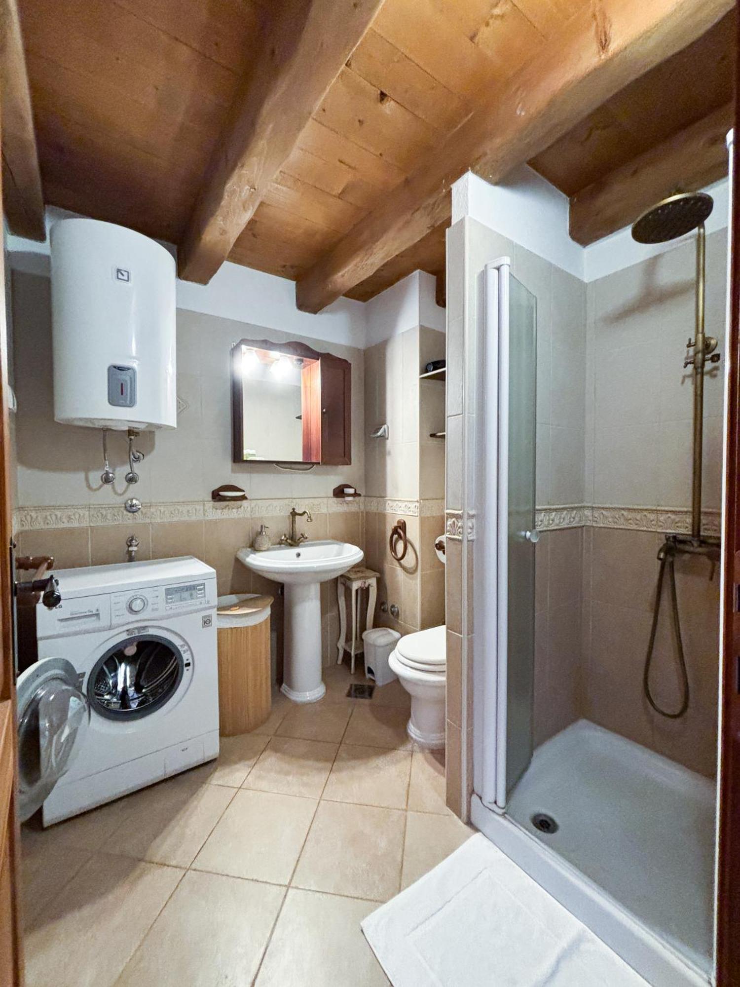 City Center Coastal Escape - Apartments With Sea View Or Cozy Room Novigrad  Екстер'єр фото
