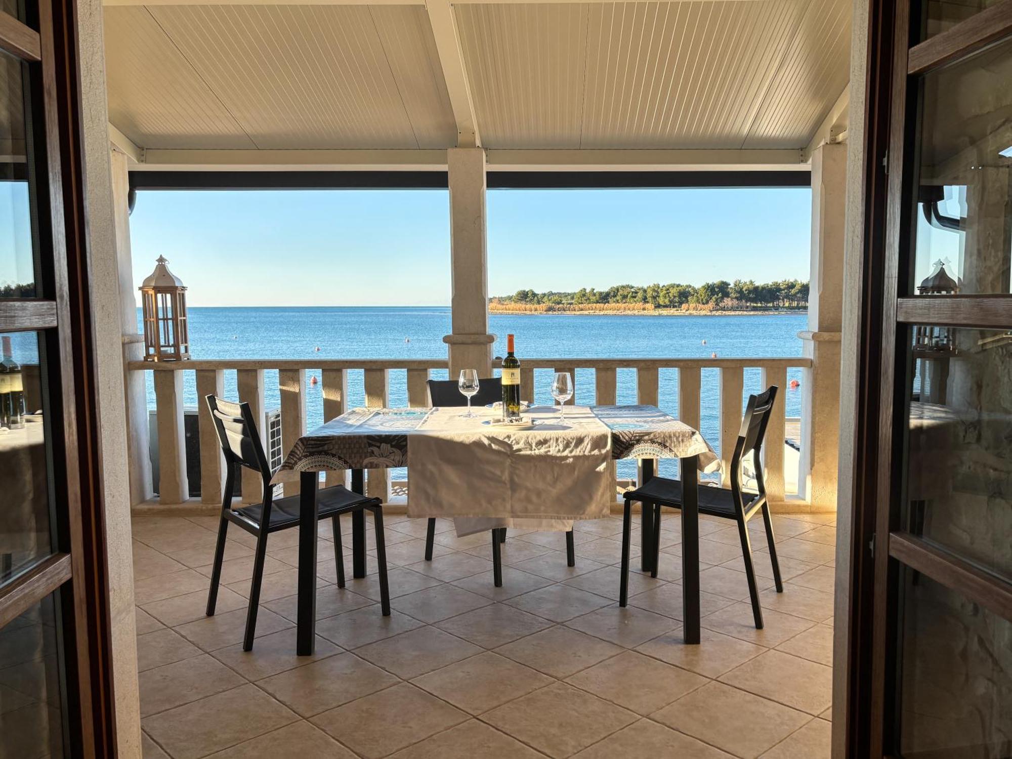 City Center Coastal Escape - Apartments With Sea View Or Cozy Room Novigrad  Екстер'єр фото