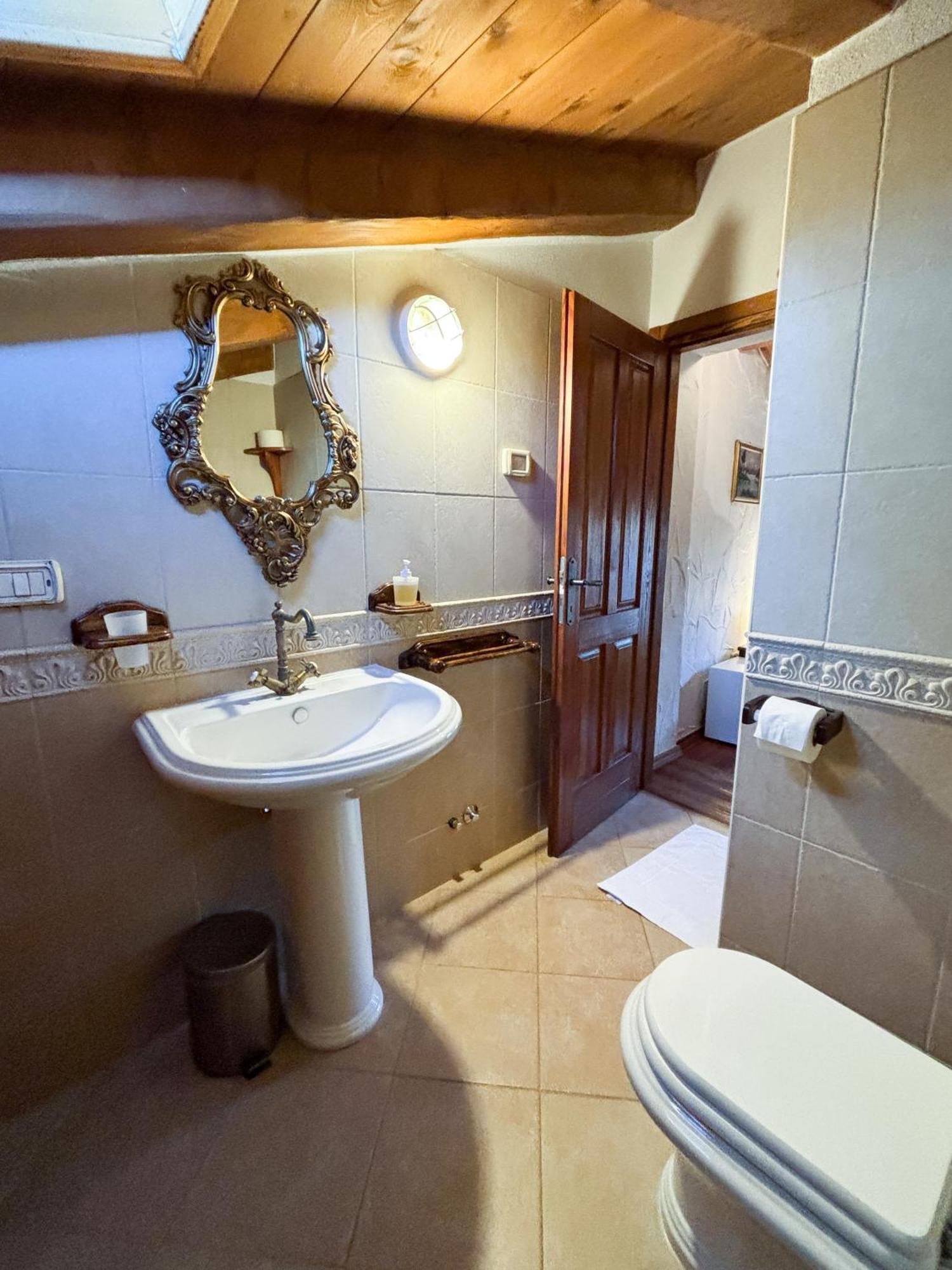 City Center Coastal Escape - Apartments With Sea View Or Cozy Room Novigrad  Екстер'єр фото
