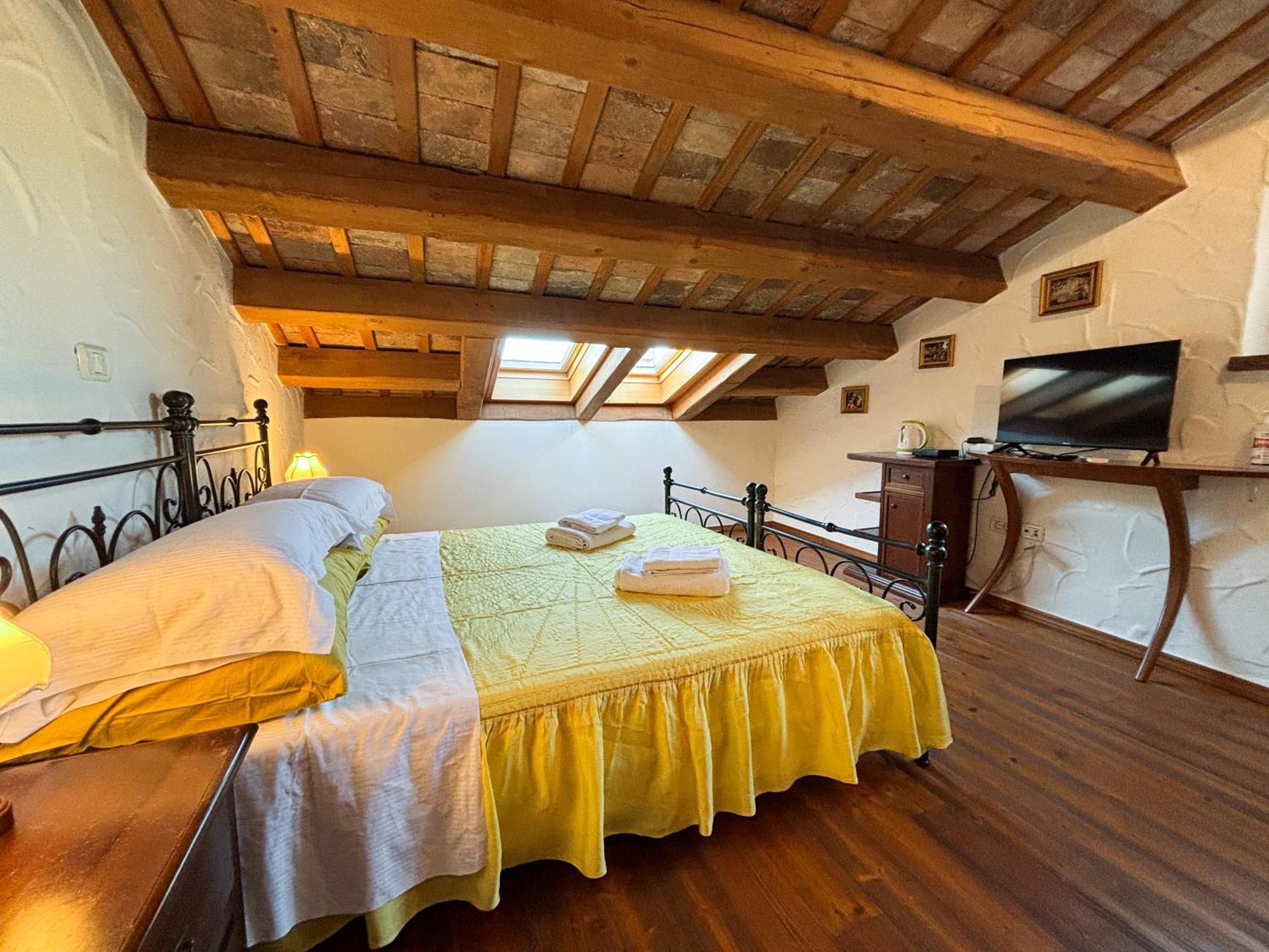 City Center Coastal Escape - Apartments With Sea View Or Cozy Room Novigrad  Екстер'єр фото