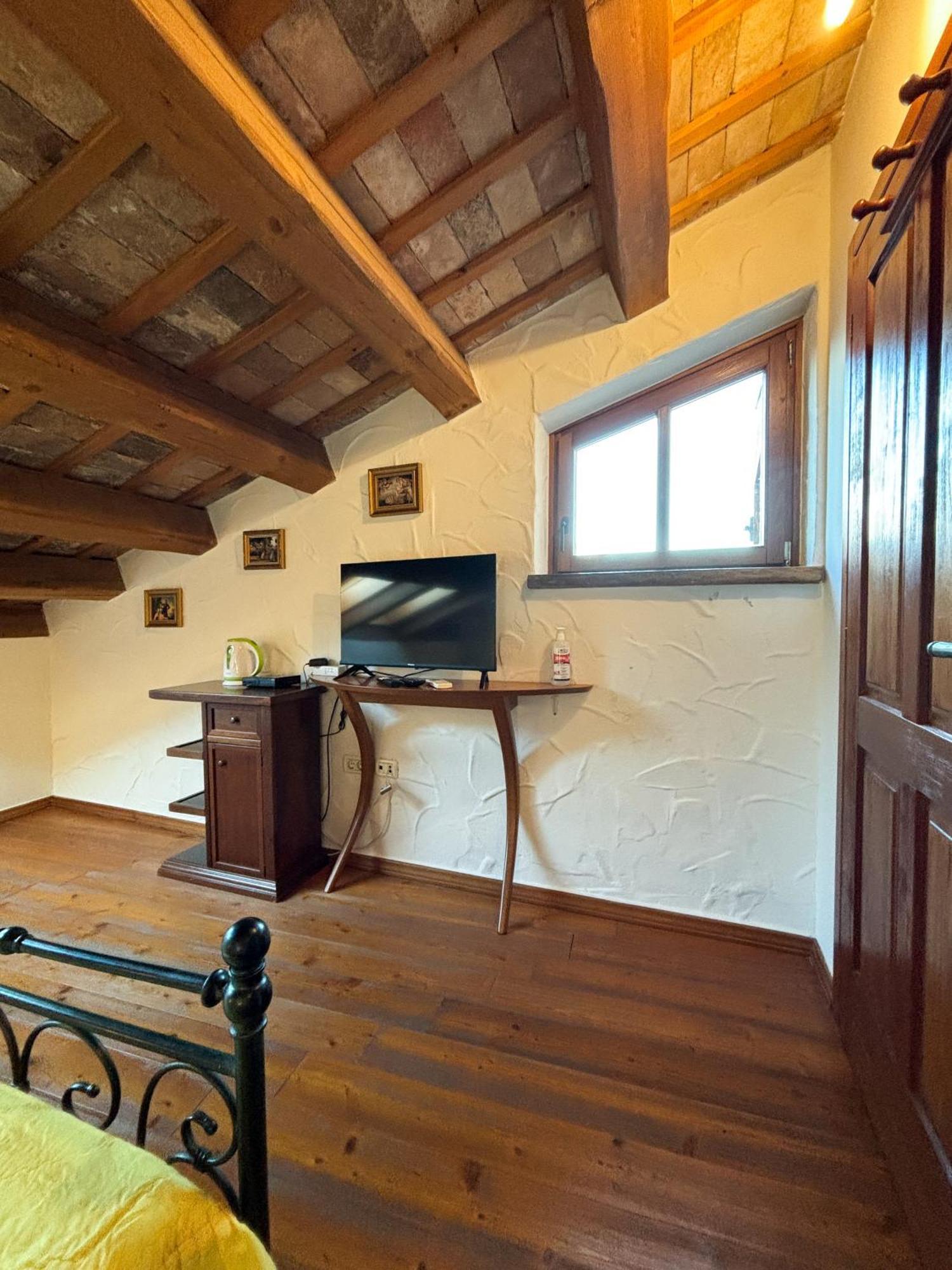 City Center Coastal Escape - Apartments With Sea View Or Cozy Room Novigrad  Екстер'єр фото